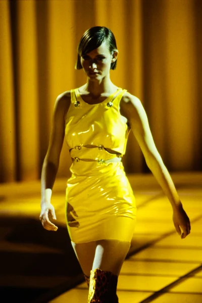 Look 10
